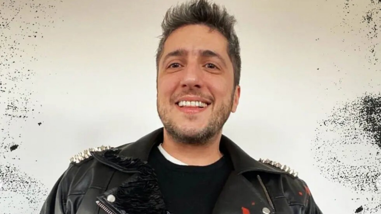 Reapareció Jey Mammon en las redes sociales