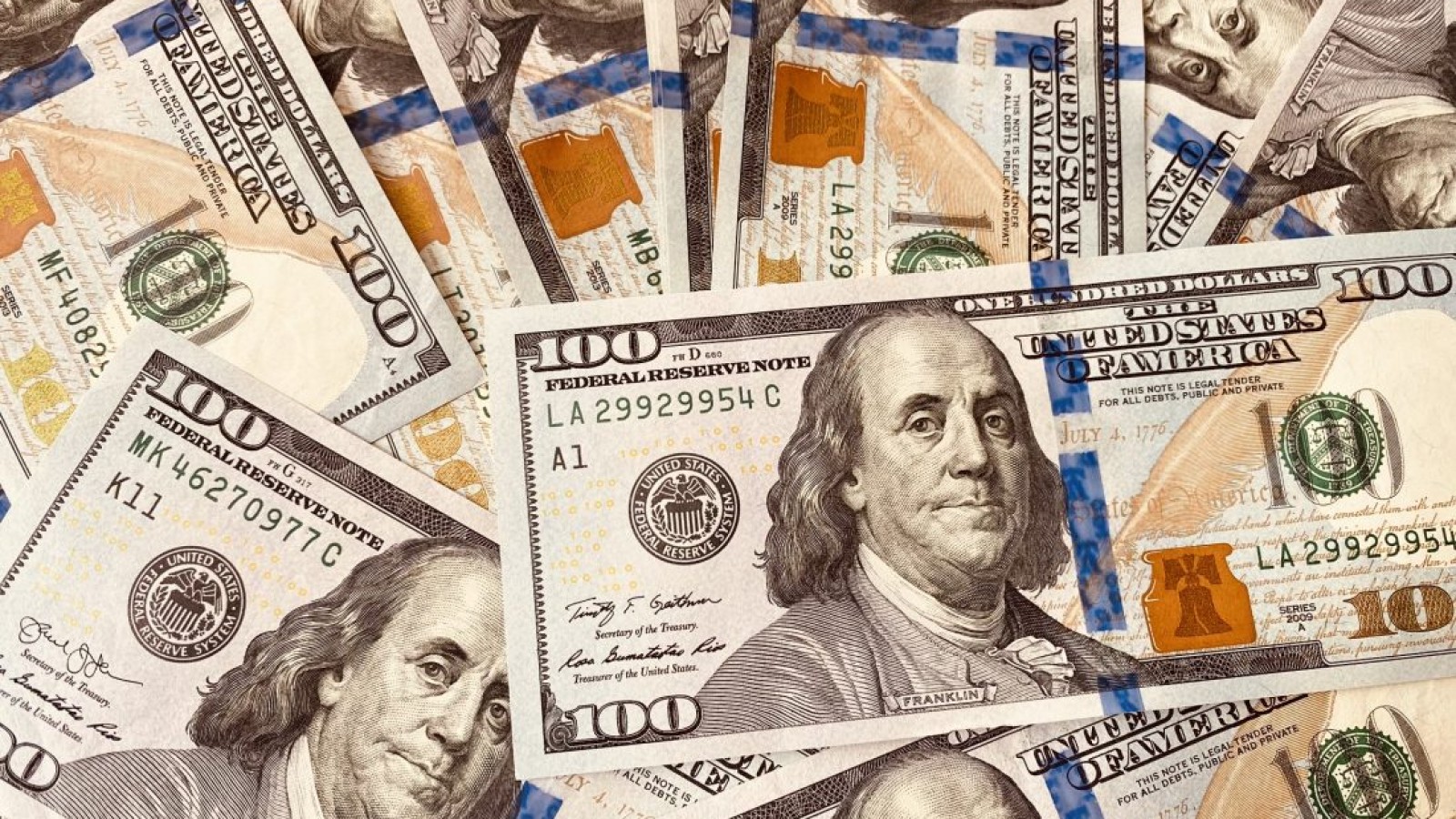 El dólar "blue" inició la rueda de este viernes a $516