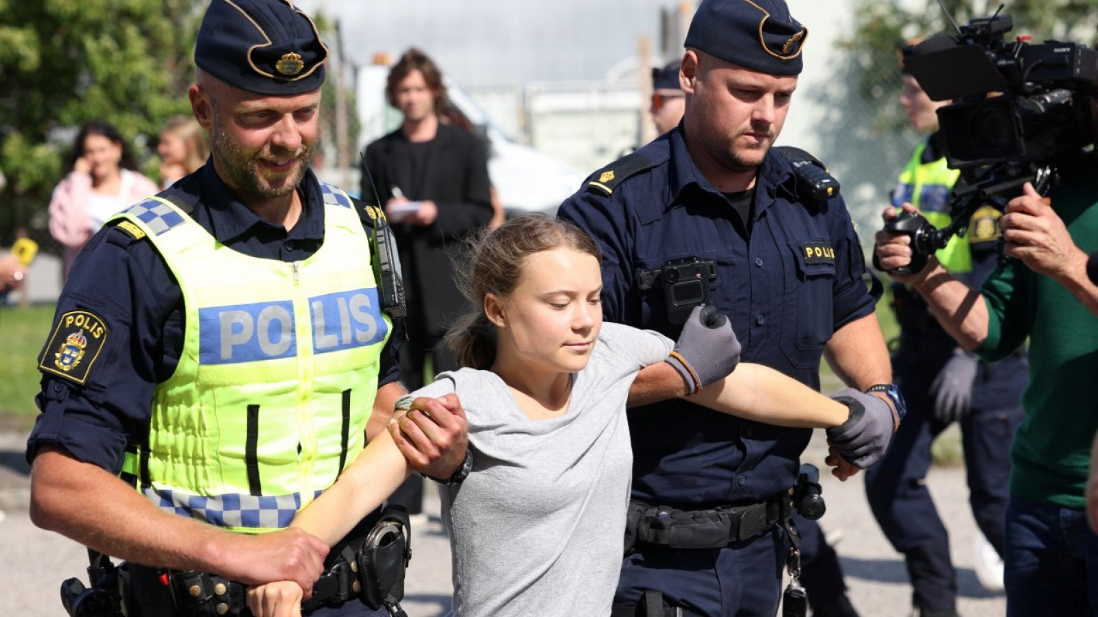 La activista climática Greta Thunberg fue desalojada y maltratada por la Policía