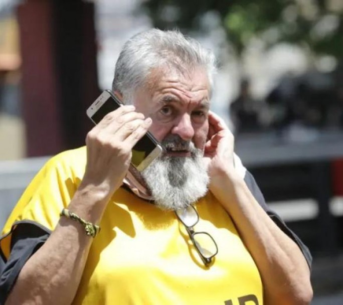 Castells habló luego de ser denunciado: "Mientras que el Gobierno no responda, vamos a seguir en la calle"