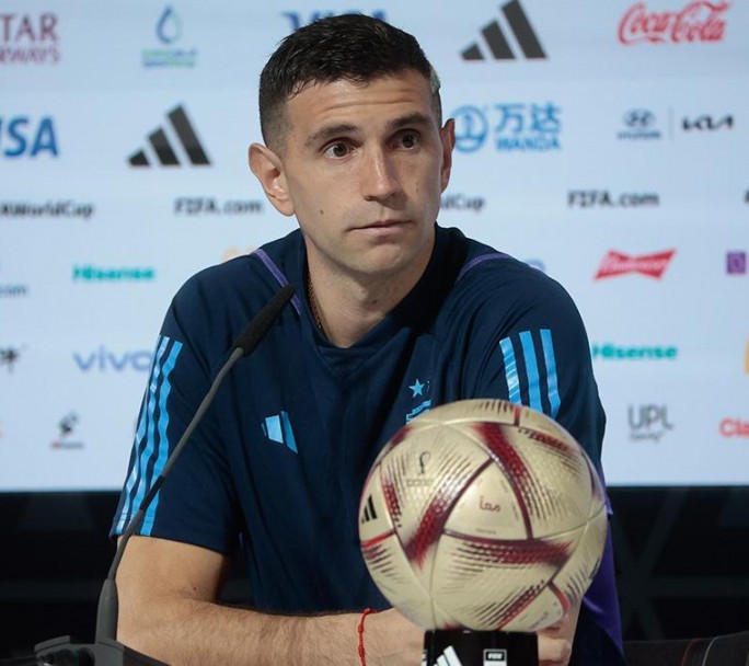 Descartaron la lesión de "Dibu" Martínez y estaría en el arranque de las Eliminatorias