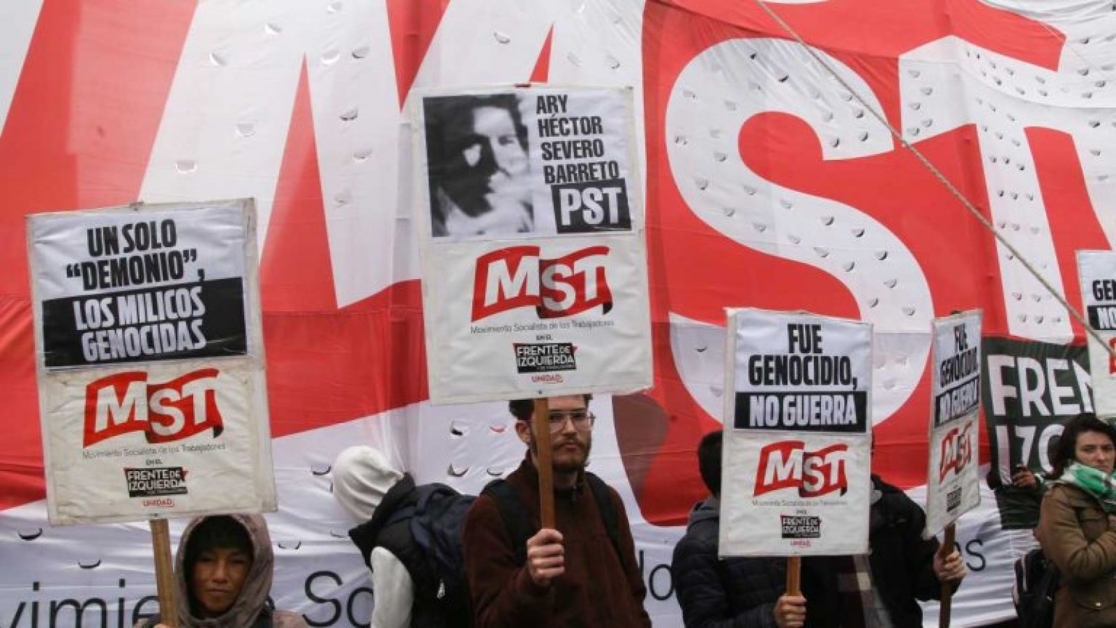 Organizaciones de DDHH y partidos de izquierda se manifestaron en rechazo al acto de Villarruel