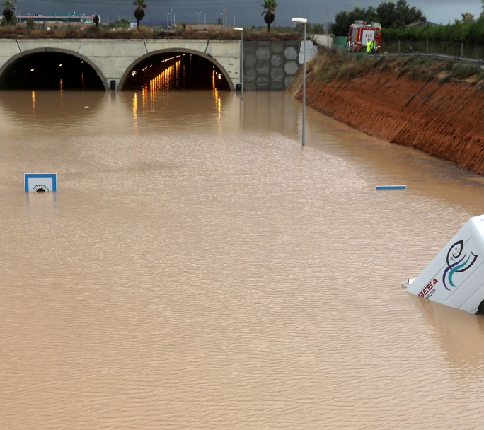 Lluvias en España ocasionaron victimas fatales y problemas en el transporte