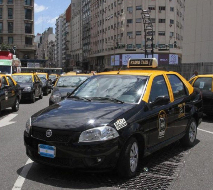 Comienza a regir un aumento en los taxis: 50% en dos tramos