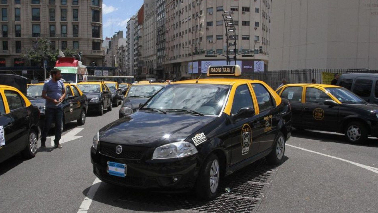 Comienza a regir un aumento en los taxis: 50% en dos tramos
