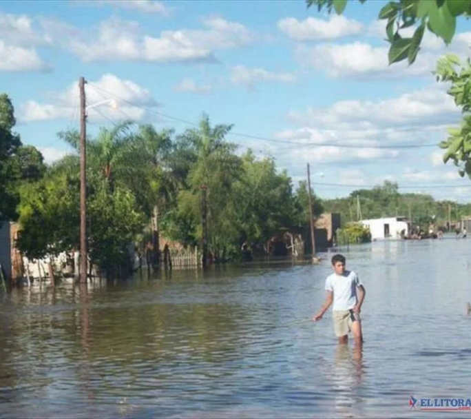 600 evacuados en Corrientes por la creciente de los ríos Paraná y Uruguay