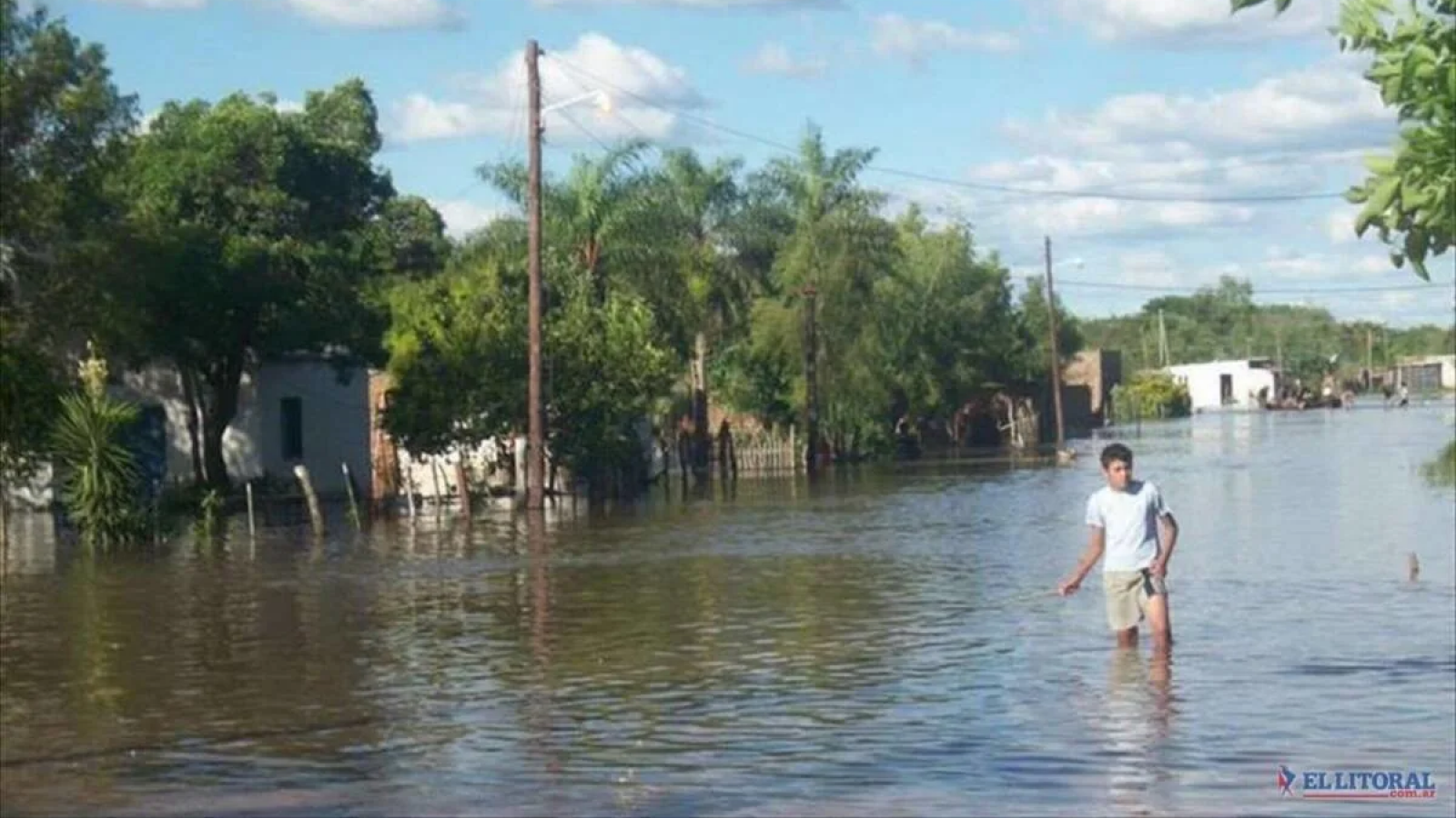 600 evacuados en Corrientes por la creciente de los ríos Paraná y Uruguay