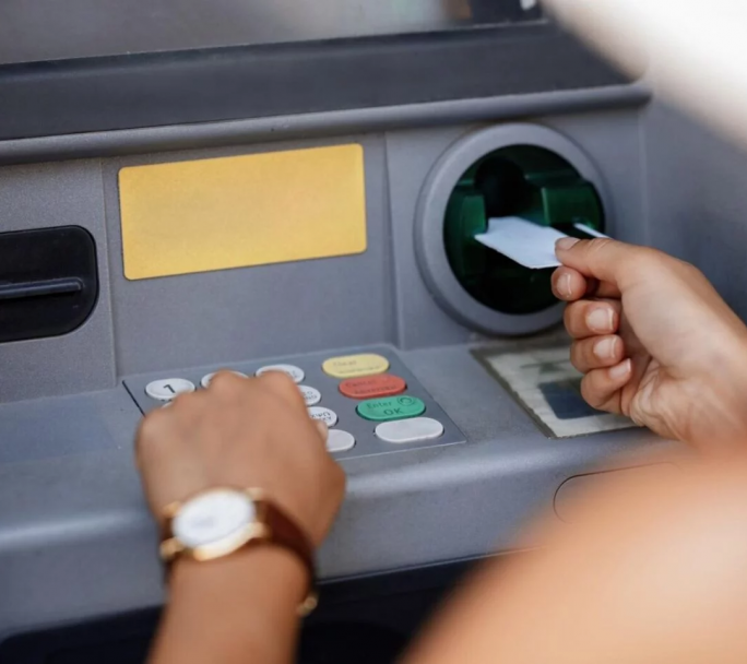 ¿Por qué es feriado bancario, dónde sacar plata y qué pasa con el dólar?