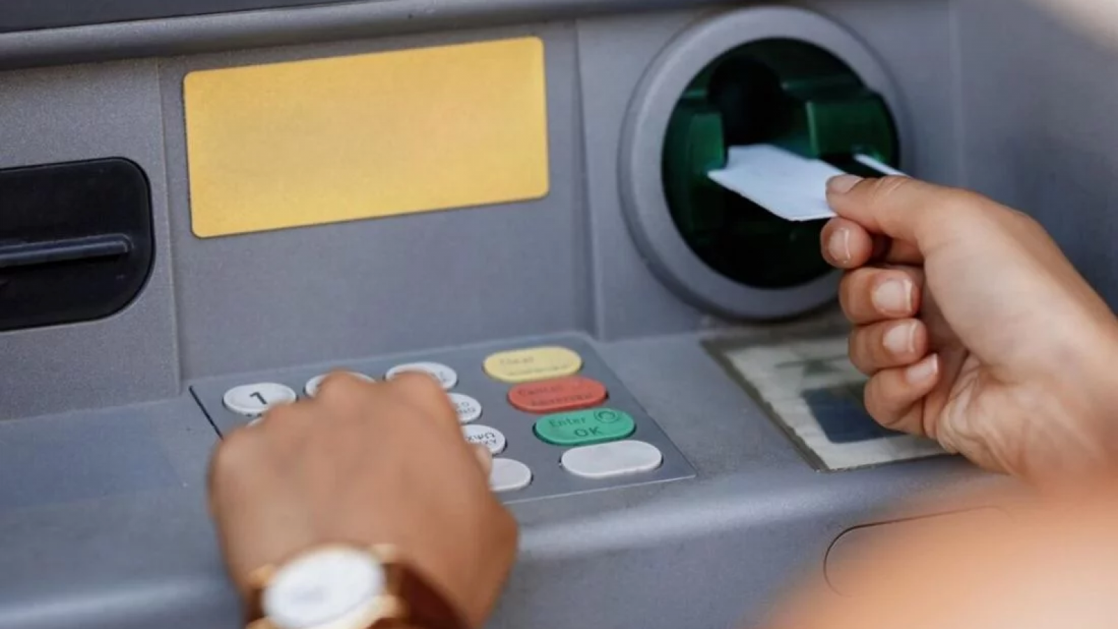 ¿Por qué es feriado bancario, dónde sacar plata y qué pasa con el dólar?