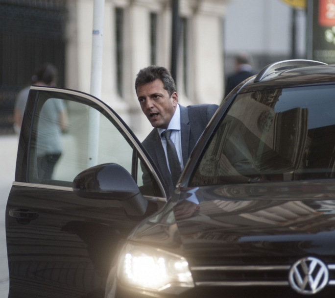 Sergio Massa evalúa tres ofertas del sector privado para trabajar en el exterior