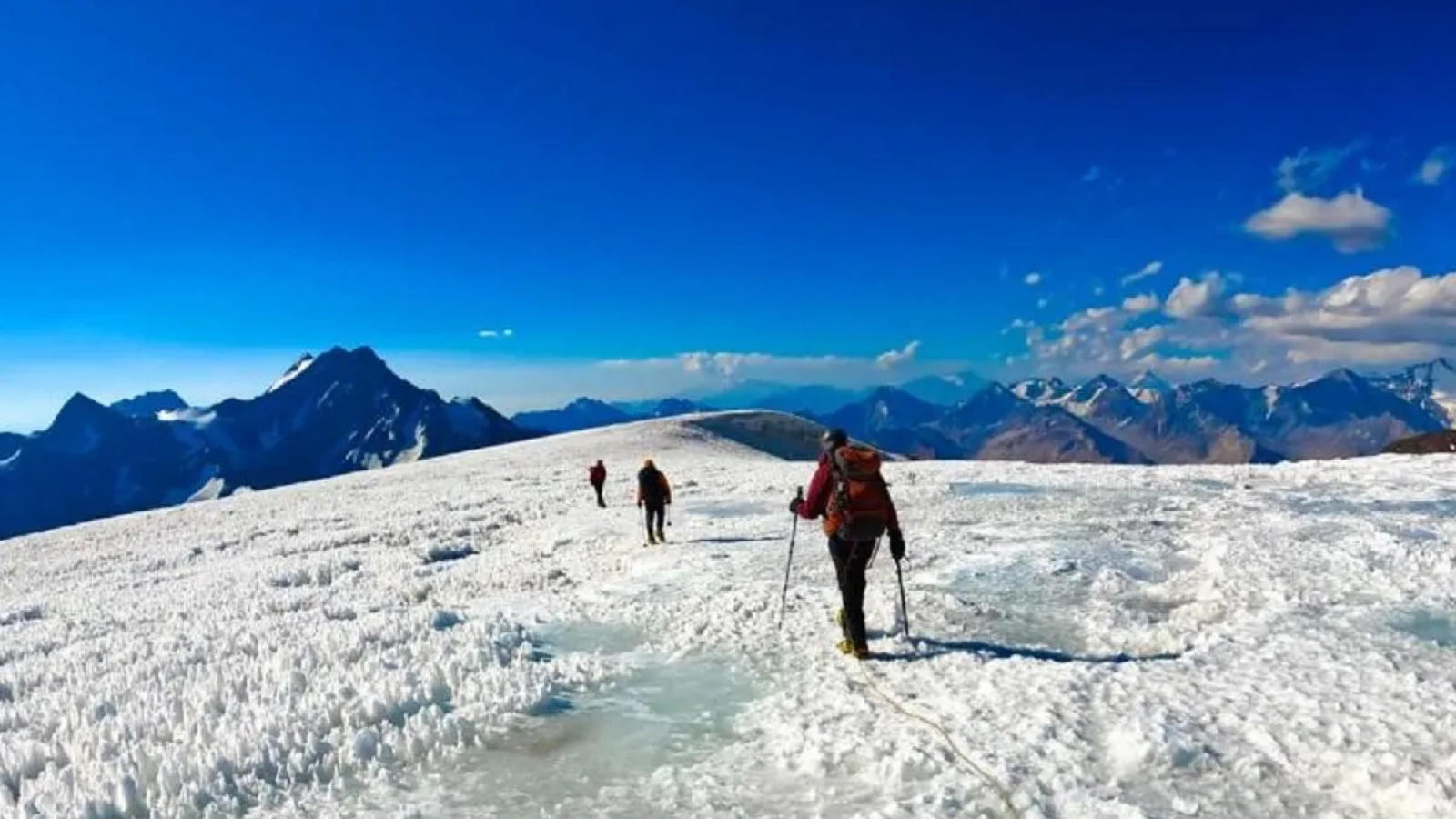Andinistas argentinos desaparecidos: el Ejército chileno halló tres cuerpos sobre el cerro Marmolejo