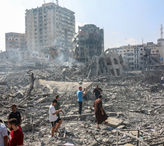 Israel sigue bombardeando Gaza cuando su incursión está a punto de cumplir 100 días