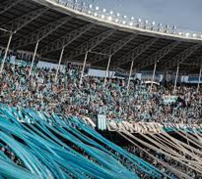Racing no pudo con Sarmiento , perdió como local