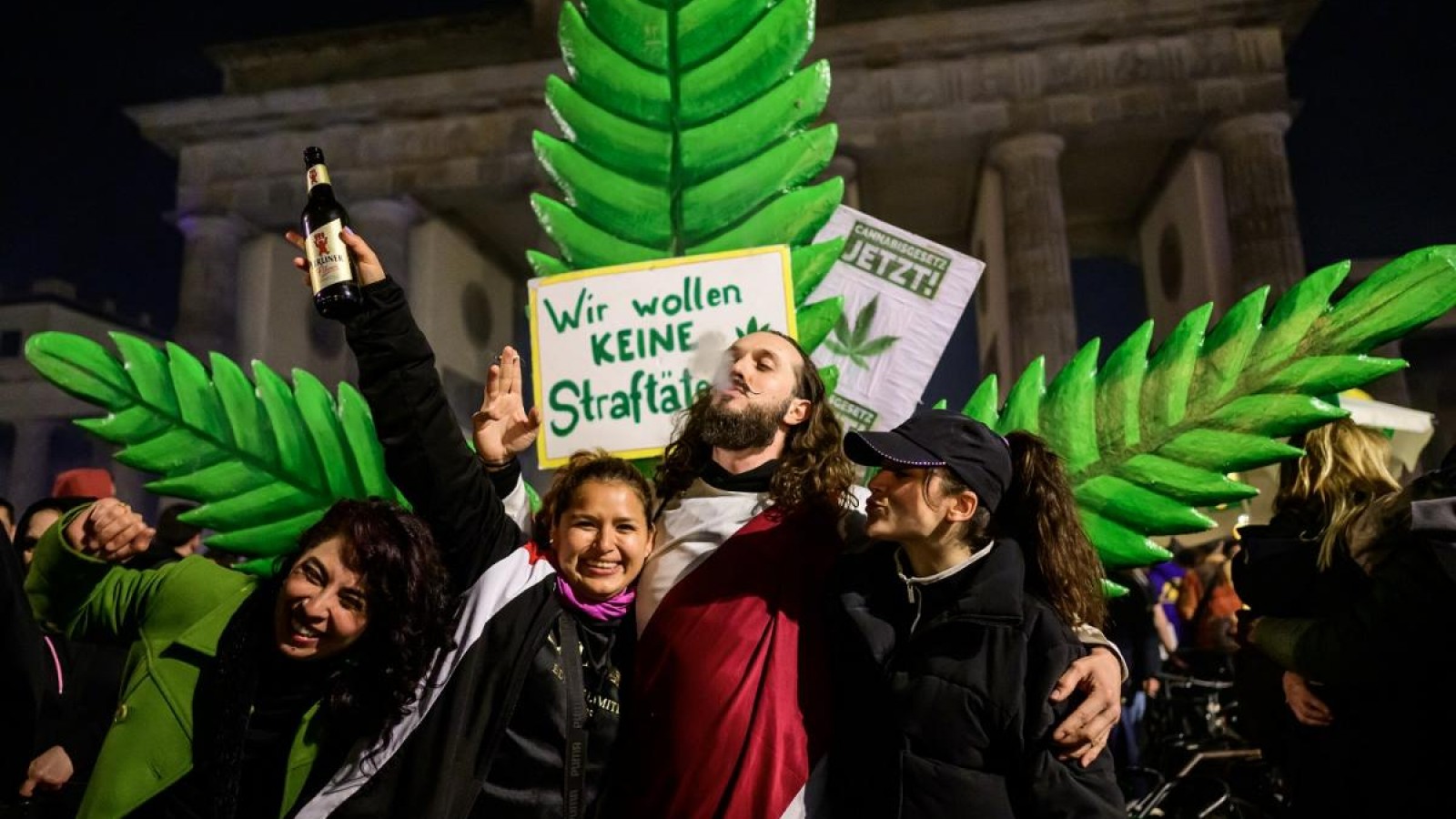 Alemania legaliza el polémico consumo recreativo de cannabis