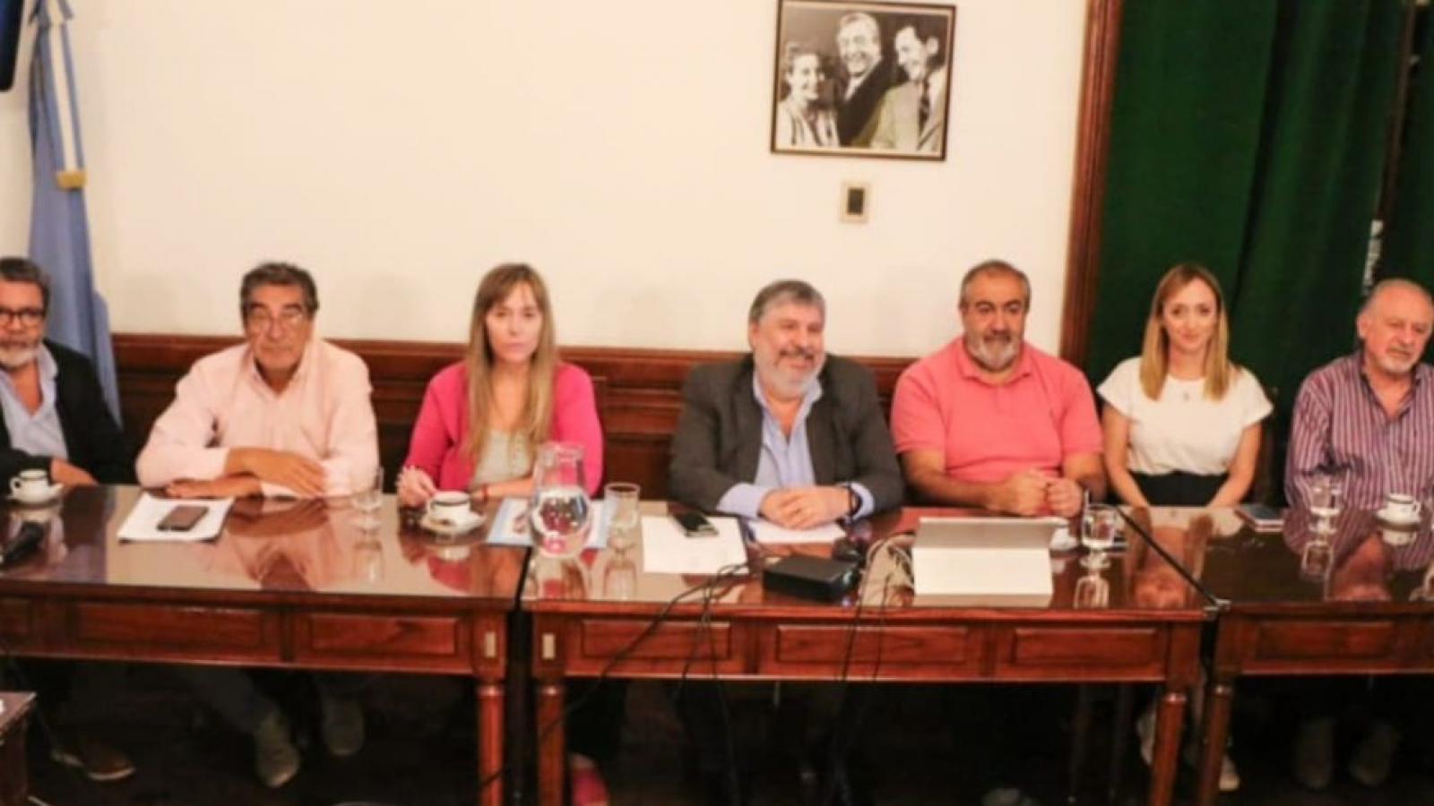 Los Senadores de UxP se reúnen con la CGT