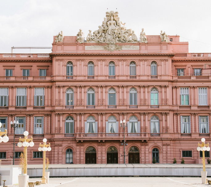 Con la mira puesta en la Ley de Bases se reúne el Gabinete Nacional