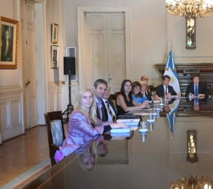 Después de la marcha de la CGT se reunió el Gabinete sin Milei