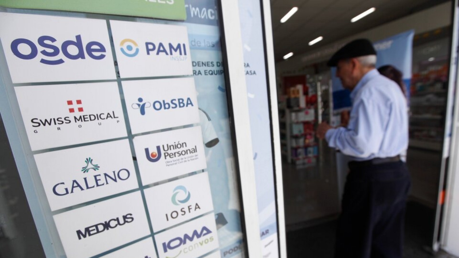 Caputo explica la fórmula que van a usar las prepagas y abre un canal de denuncias