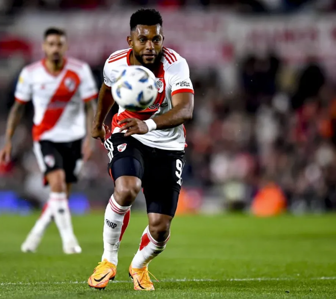 River se enfrenta a Nacional de Uruguay buscando la clasificación a la Copa