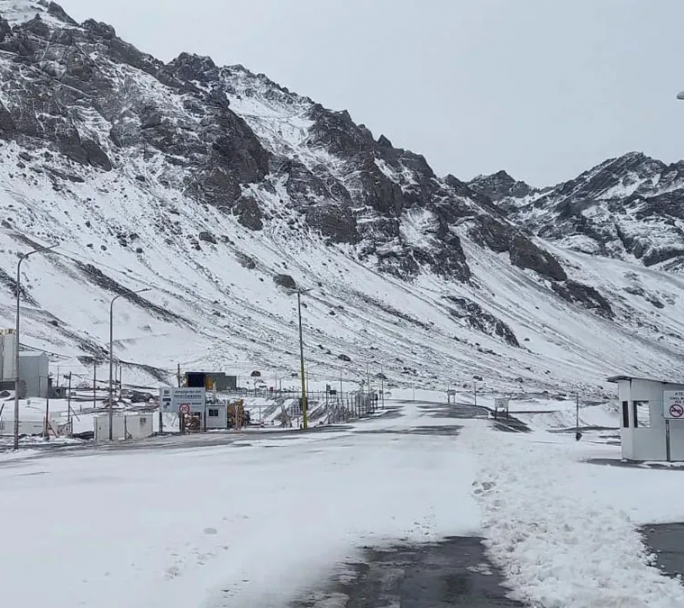 El paso Cristo Redentor a Chile está cerrado por las fuertes nevadas