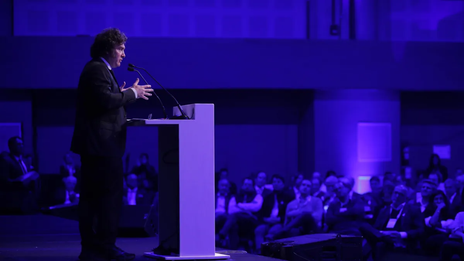 Milei promete vetar proyectos que rompan el equilibrio fiscal: "Me importa tres carajos"