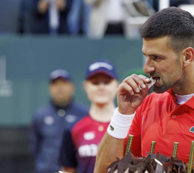 Djokovic festejo su cumpleaños con un triunfo en el abierto de Ginebra