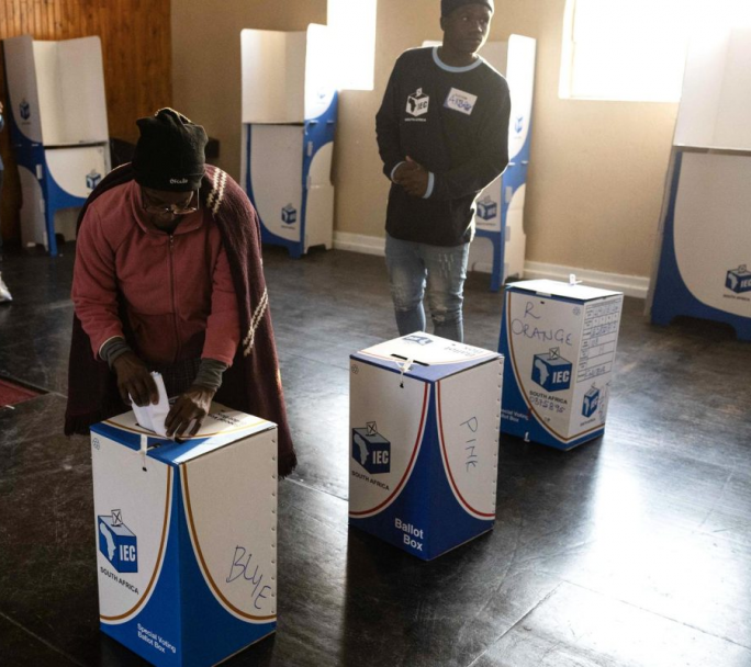 Los sudafricanos votaron en las elecciones mas reñidas de los últimos años