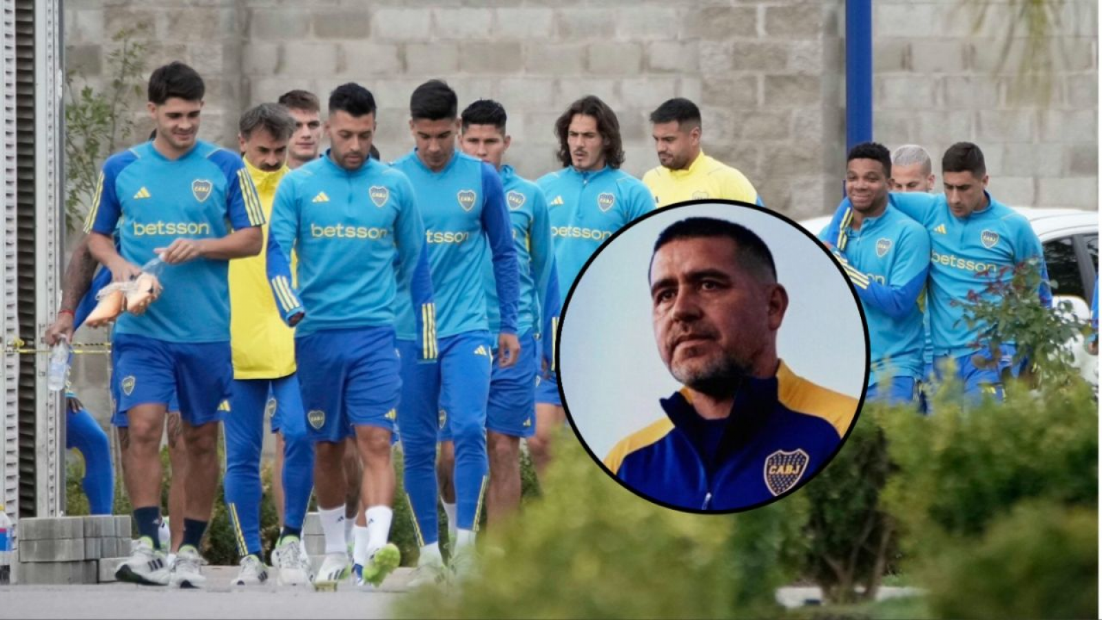 Riquelme se reunió con los jugadores y el cuerpo técnico