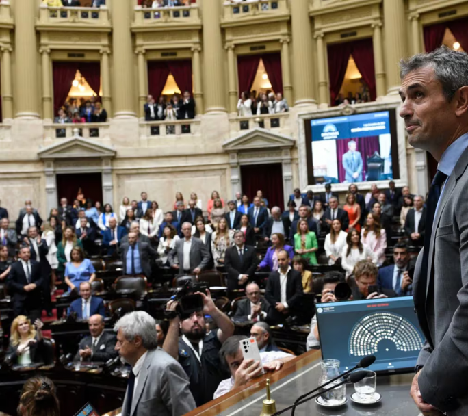 Empezó en la Cámara de Diputados el debate por la Ley Bases