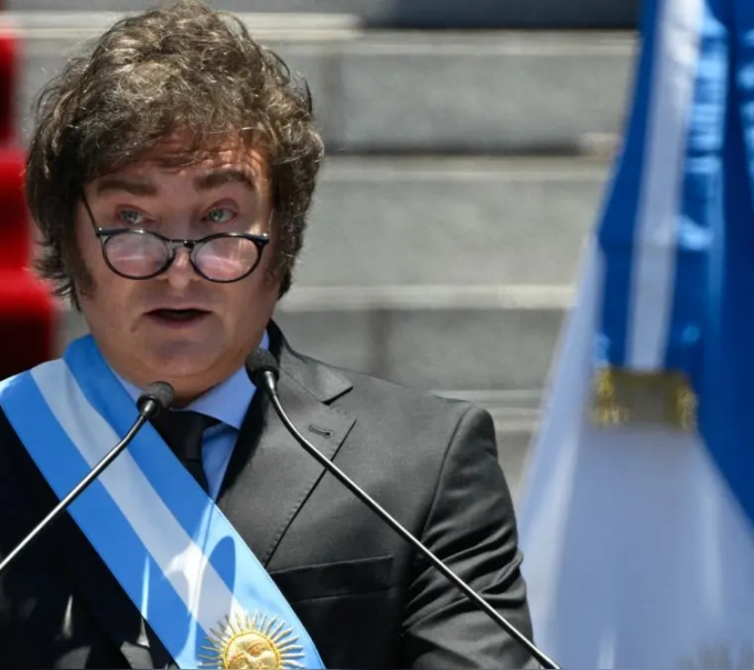 Después de la aprobación de la Ley Bases el gobierno anuncia cambios