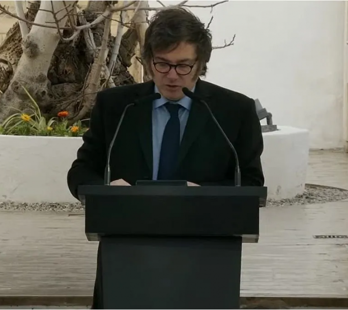 Javier Milei respaldó a Pettovello y acusó a la izquierda de "empobrecer al país"