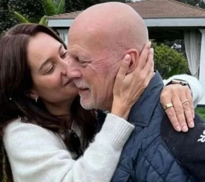 Preocupa la salud de Bruce Willis: ya no puede hablar