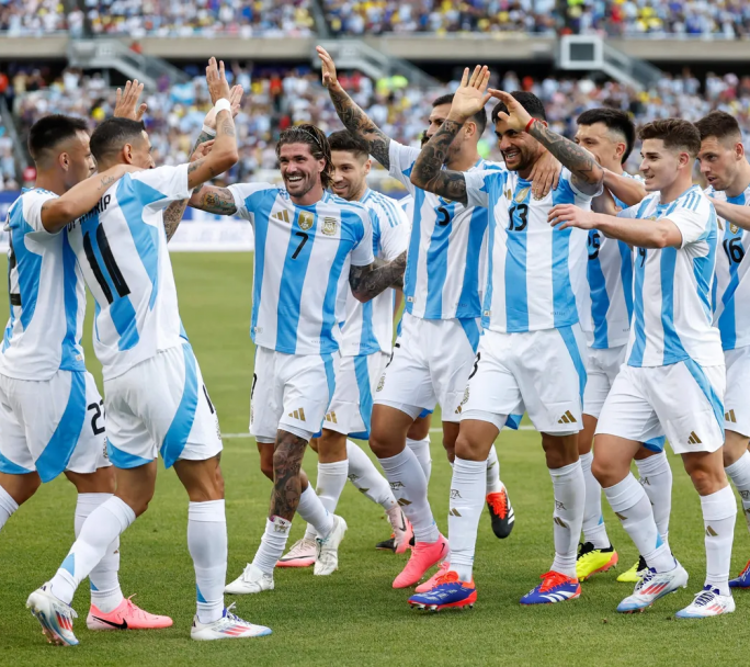 Nuevamente el Dibu se convirtió en héroe en la definición por penales