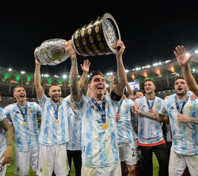 La Selección Argentina, con el triunfo ante Colombia alcanzo a España en Titulos