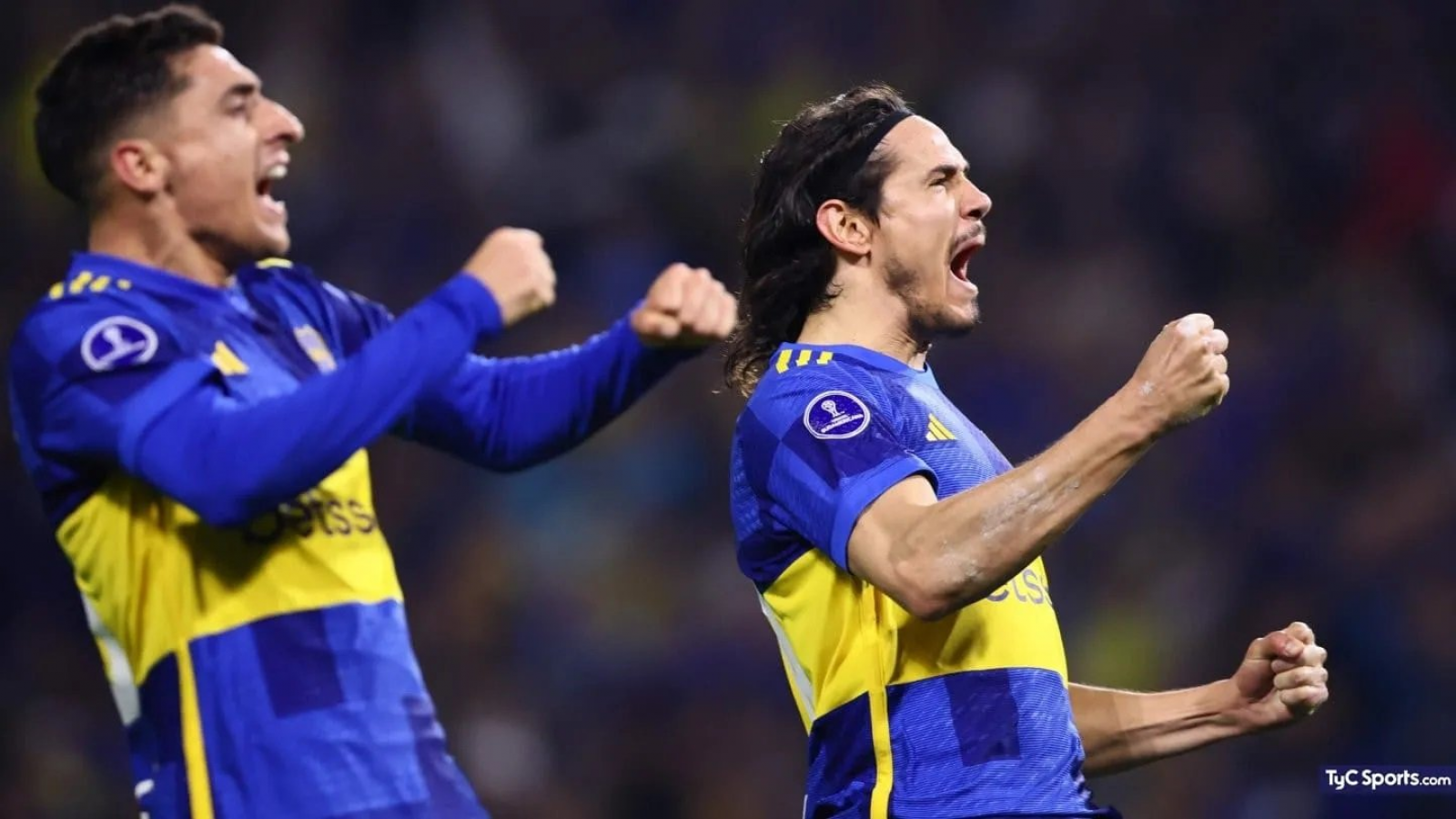 Boca se clasificó a octavos con uno menos y con gol de Cavani