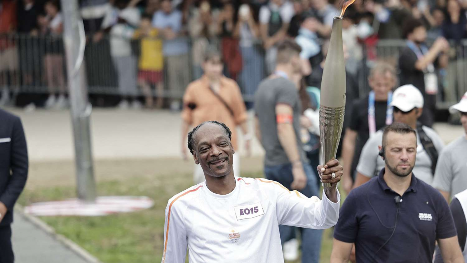 El rapero Snoop Doog fue uno de los elegidos para portar la antorcha olímpica
