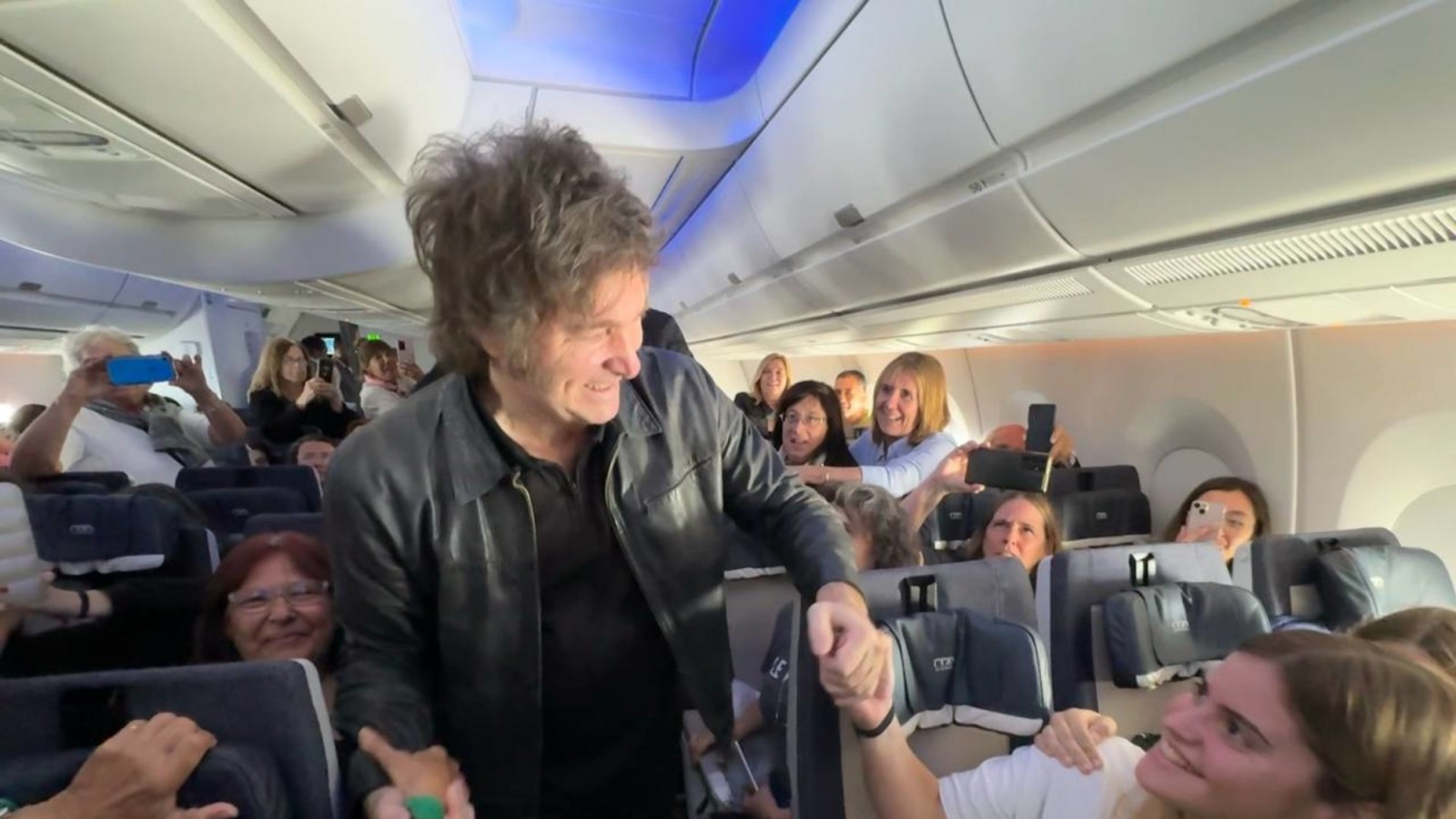 Milei hace las valijas de nuevo: su primer viaje en Latinoamérica será en Chile