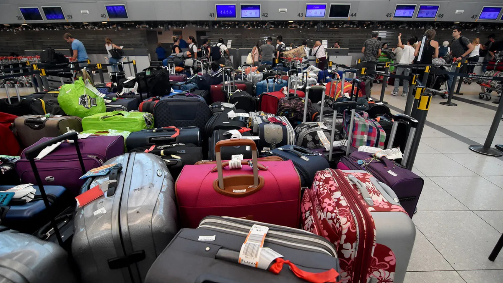 Sorpresivo paro de Maleteros en Aeroparque