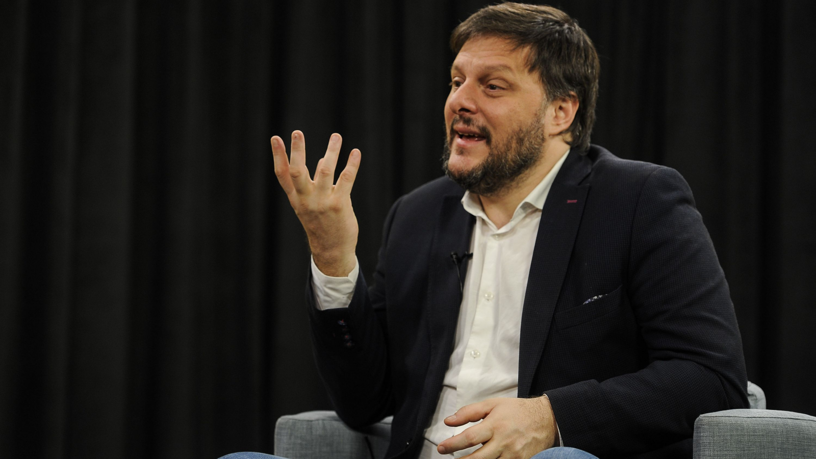 Santoro se distancia de Fernández tras las acusaciones de violencia