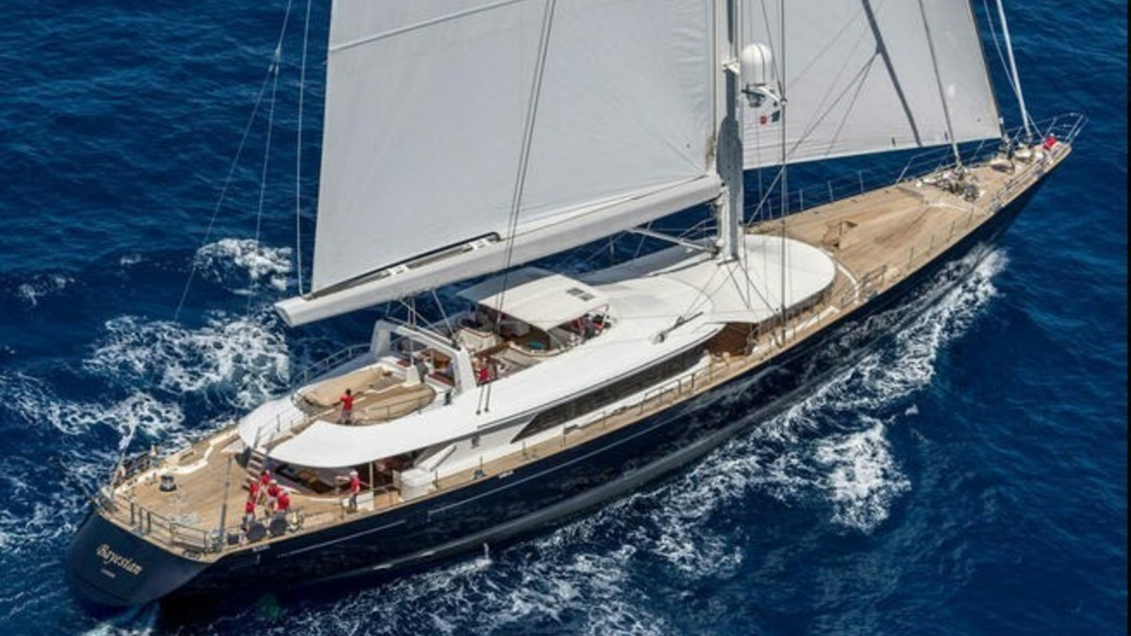 Un muerto y seis desaparecidos tras hundirse un yate británico por tornado