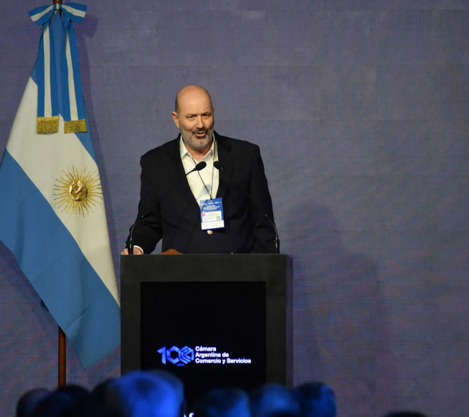 "Sturzenegger: "Las empresas públicas deben servir a los ciudadanos"