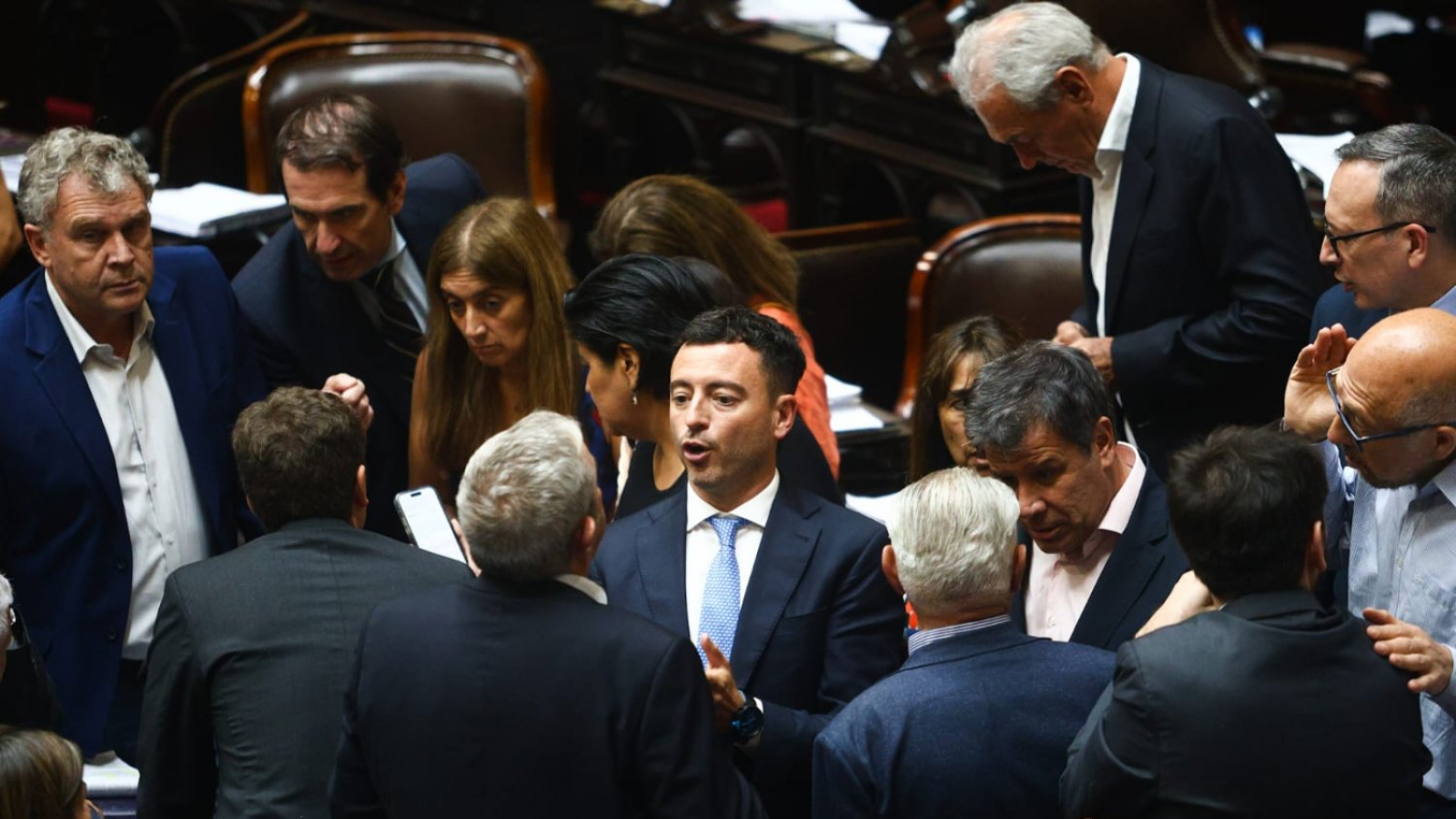 La oposición busca reunir 129 diputados para debatir fondos de la SIDE