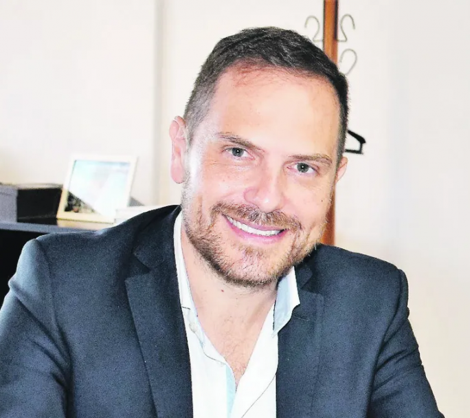 El Ministro de Córdoba Martín Gill imputado por violencia, pidió licencia.