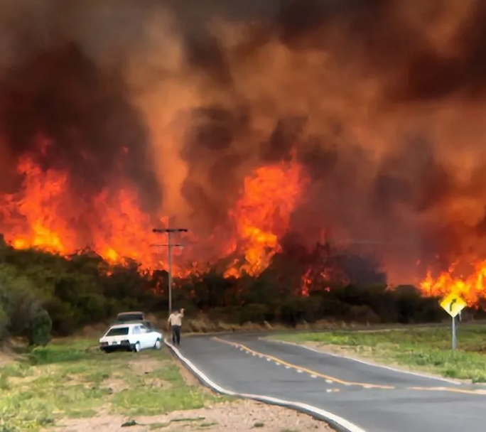 Con tres focos activos siguen los incendios en la Provincia de Córdoba