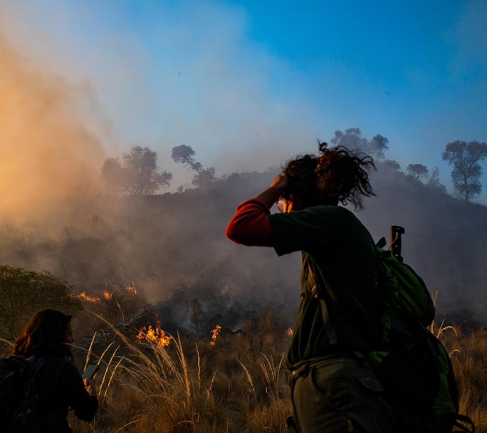 Se controló el incendio en Córdoba, pero hay alerta por riesgo extremo