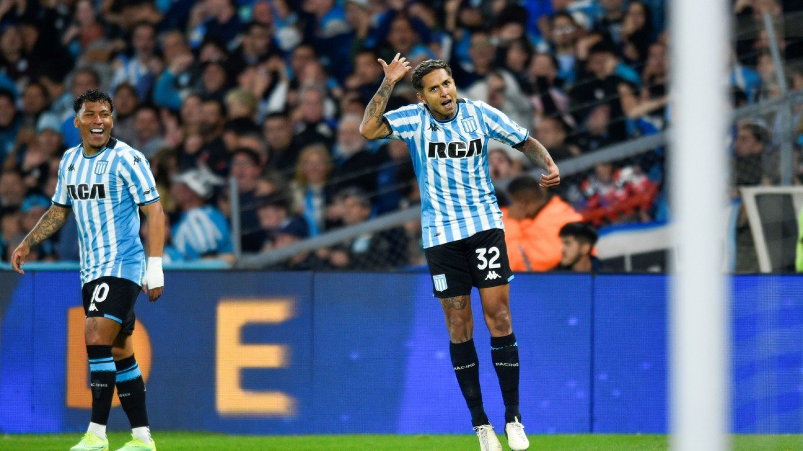 Con un contundente 4 a 1 Racing está en semifinales