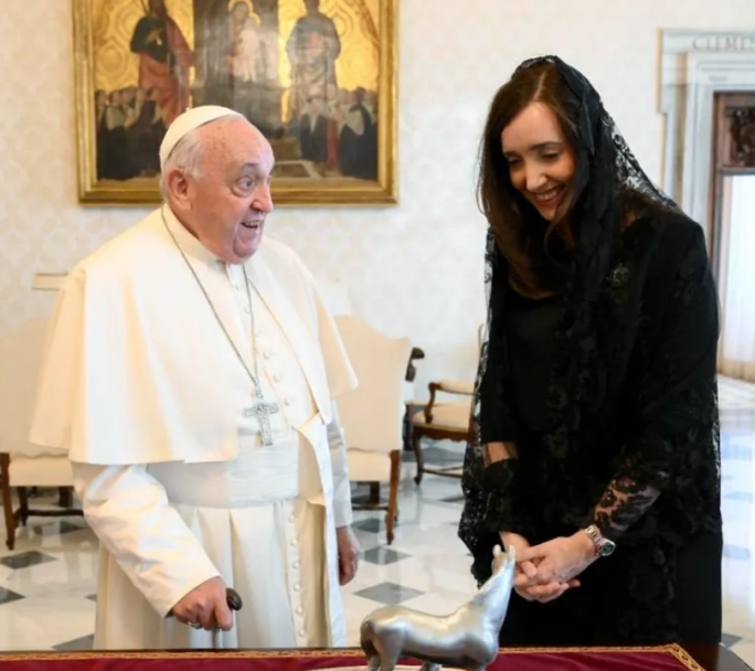 El Papa y la Vicepresidenta Victoria Villarruel tuvieron una audiencia en Roma
