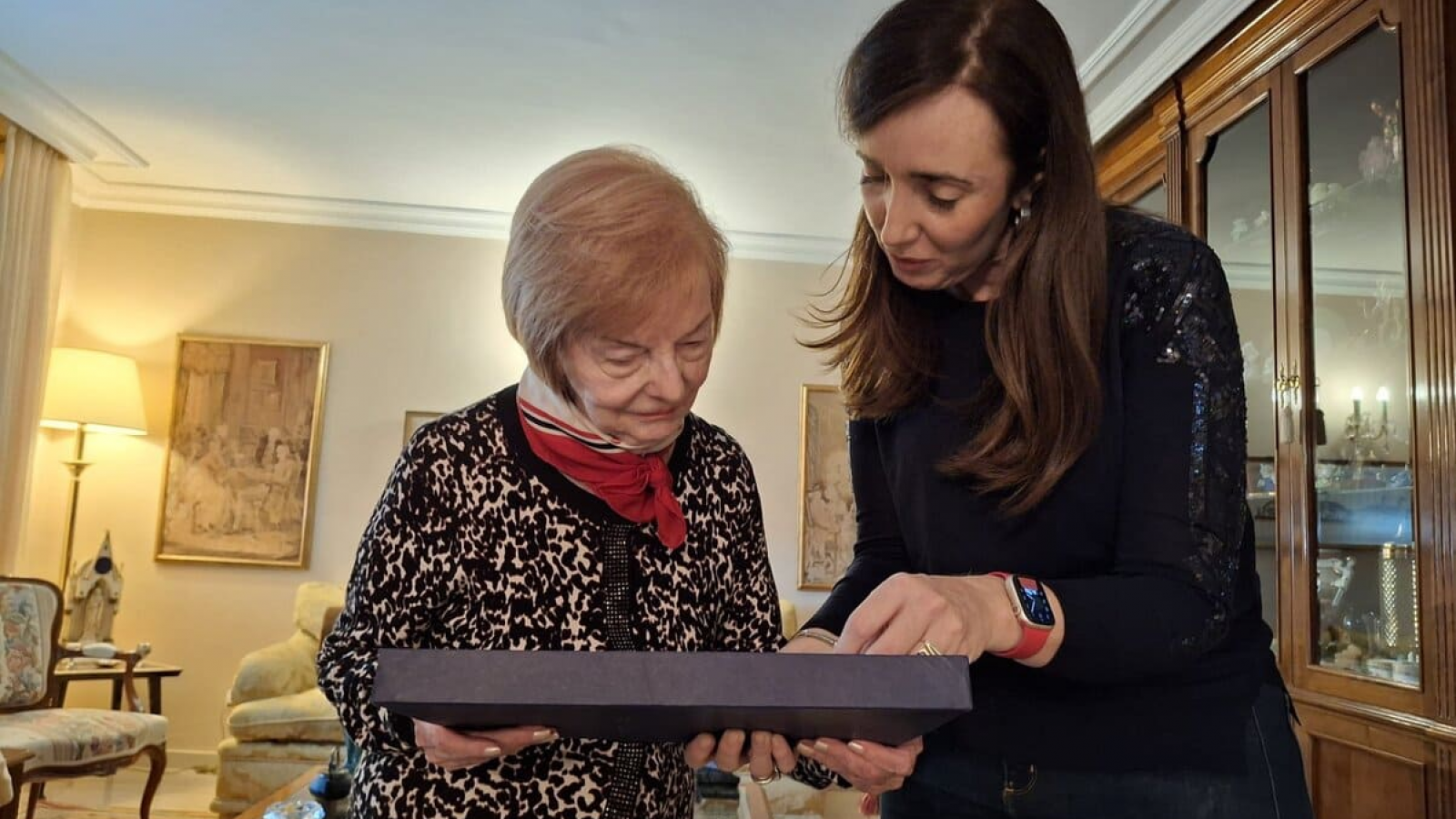 Encuentro en Madrid entre Estela Martínez de Perón y Victoria Villarruel