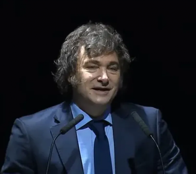 Sigue la pelea Gobierno - AFA, Milei compara a Tapia con Maduro