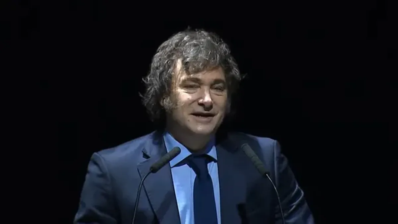 Sigue la pelea Gobierno - AFA, Milei compara a Tapia con Maduro